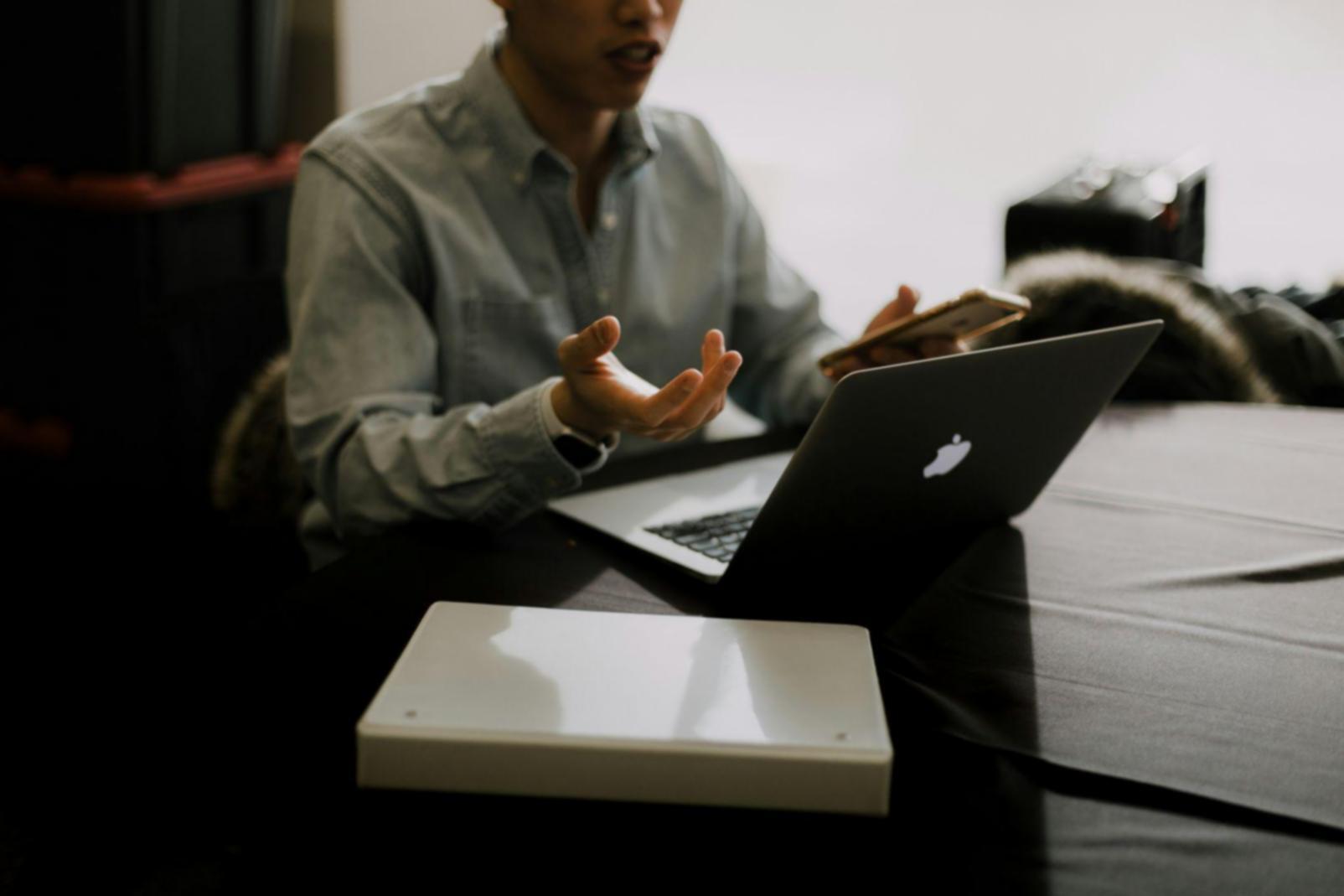 Professionelle Videobearbeitungssoftware im Einsatz